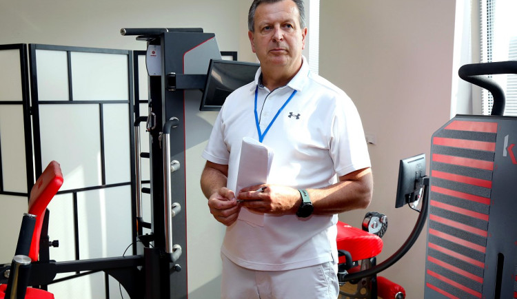 Pohyb je nejlepší investicí do zdraví, říká přední český ortoped Miloš Barna