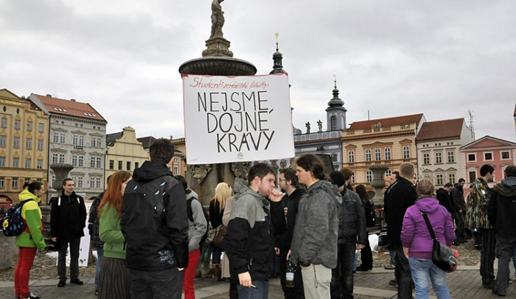 „Dobeše do koše!“ znělo ve středu i Budějcemi