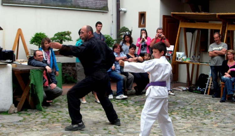 Dům U Beránka patřil kimonům, sushi a bonsajím