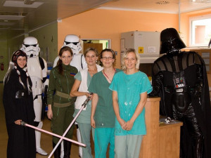 501. legie ze Star Wars navštívila Kliniku dětské onkologie Fakultní nemocnice Brno
