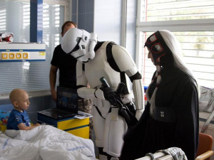 501. legie ze Star Wars navštívila Kliniku dětské onkologie Fakultní nemocnice Brno