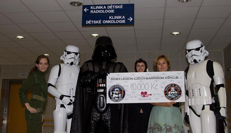 501. legie ze Star Wars navštívila Kliniku dětské onkologie Fakultní nemocnice Brno