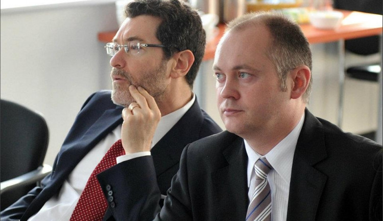 Hejtman Jihomoravského kraje Michal Hašek (v popředí)