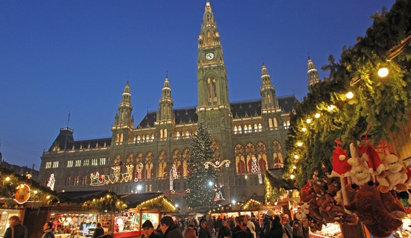 Adventní Vídeň zažívá nápor turistů (i z Brna)