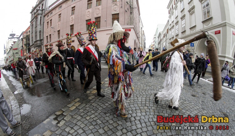 FOTO: Náměstí ožilo masopustním veselím