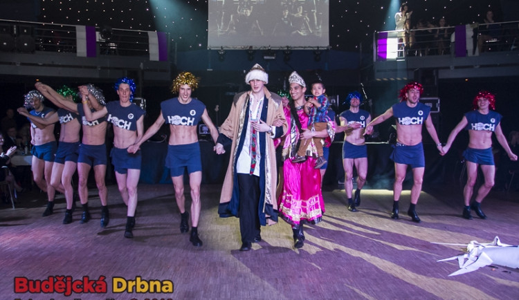 Volejbalové plesání nadchlo nejen sportovní fanoušky