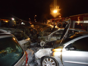 FOTO: Požár brněnského autobazaru mohl být založen úmyslně