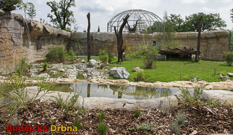 V areálu Zoo Ohrada vyrostla obydlí pro další zvířata
