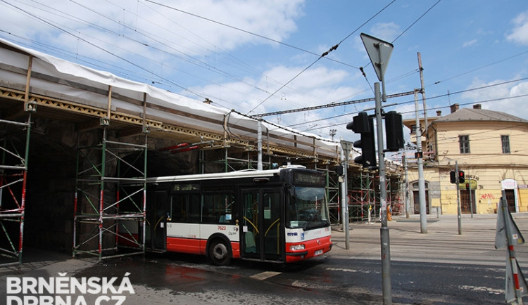 Oprava železničního viaduktu na Křenové ulici/Kolišti