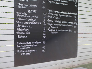 Pravidelně obměňované menu si přečtete na tabuli