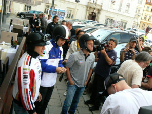 Piloti MS motocyklů se projeli na Čezetách po Brně, foto: Motormix.cz, Pavel Jelínek