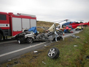 Nehoda u Holubic zastavila provoz na Slavkov na několik hodin, foto: HZS JMK