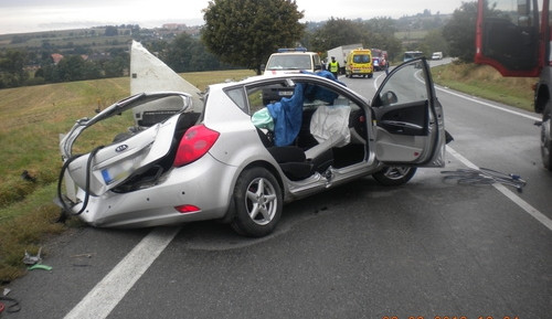 Nehoda u Holubic zastavila provoz na Slavkov na několik hodin, foto: HZS JMK