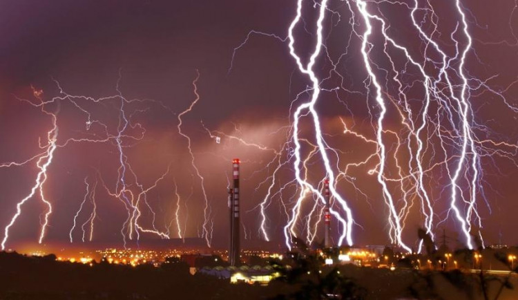 Bouřka v Brně, foto: HZS ČR, Pavel Gabzdyl