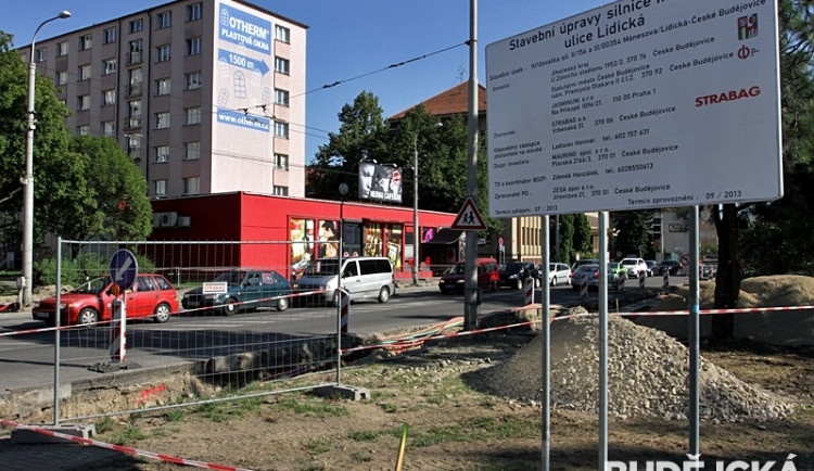 Asfaltování, kopání, závod cyklistů: Kritický víkend startuje!