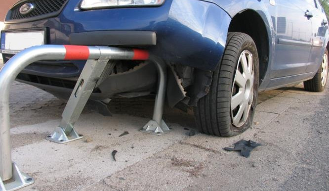 Nabouraný ford na Vídeňské ulici, foto: Policie ČR
