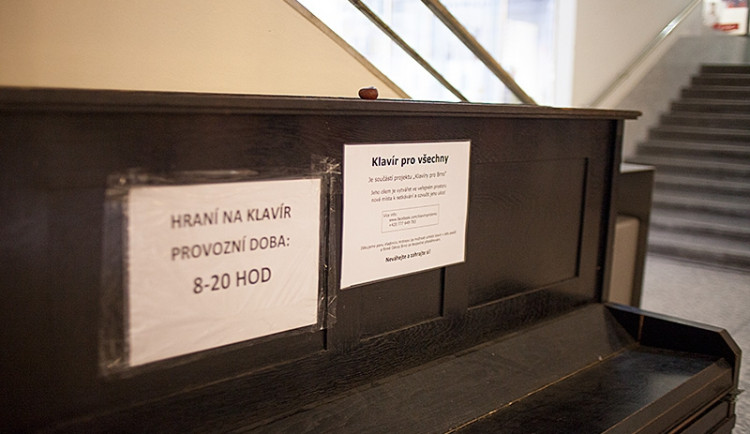 Klavír v pasáži Alfa, foto: Brněnská Drbna