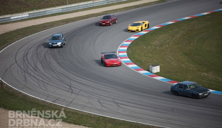 Okruh zaplnily nejrůznější vozy, foto: Brněnská Drbna