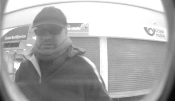 S ukradenou platební kartou zacházel, jako by mu patřila