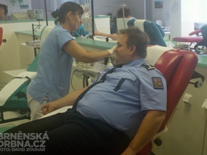 Krev daroval také ředitel jihomoravských policistů Leoš Tržil, foto: Brněnská Drbna, David Zouhar