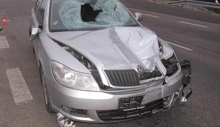 Sedmnáctiletého chlapce srazilo auto, na místě zemřel
