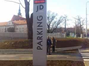 Parkoviště pojme čtyři stovky aut, foto: Brněnská Drbna, David Zouhar
