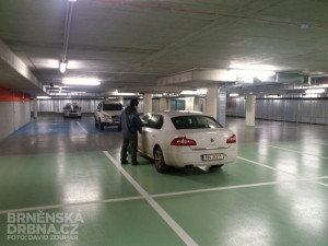 V garážích u Janáčkova divadla už parkují první auta, foto: Brněnská Drbna, David Zouhar