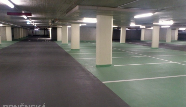 Garáže u Janáčkova divadla nabízejí prostornou parkovací plochu, foto: Brněnská Drbna, David Zouhar