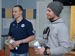 Hokejisté Komety na dětské onkologii, foto: HC Kometa