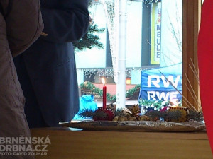 Do Betlémské tramvaje si pro světlo přišly desítky Brňanů, foto: Brněnská Drbna, David Zouhar