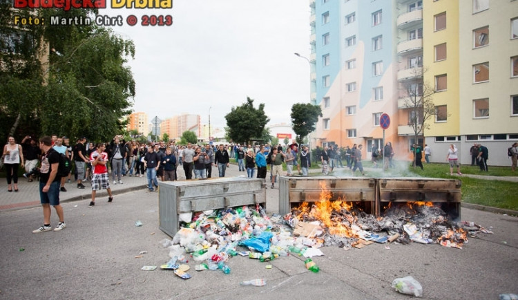 Povodně, nepokoje na Máji a záchrana hokeje. To byl rok 2013