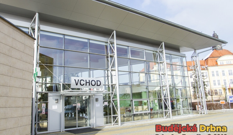 Přelom roku ve znamení alkoholu a narozených dvojčat