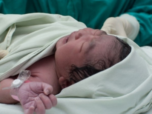 První letošní novorozenci se narodili hned v první minutě nového roku