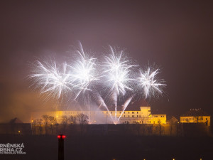 Brno přivítalo nový rok ohňostrojem na Špilberku