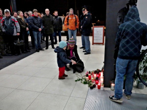 Pietní akt v OC Letmo, foto: HZS JMK