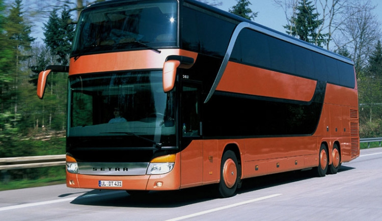 Dvoupatrový autobus Setra, foto: Flipacars.com