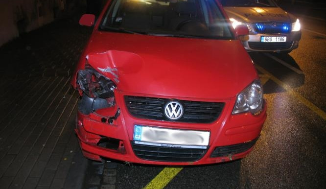 Řidička při jízdě také poškodila auto, foto: Policie ČR