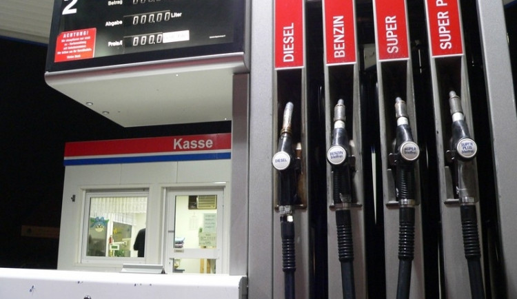 Od benzinek odjíždí bez placení
