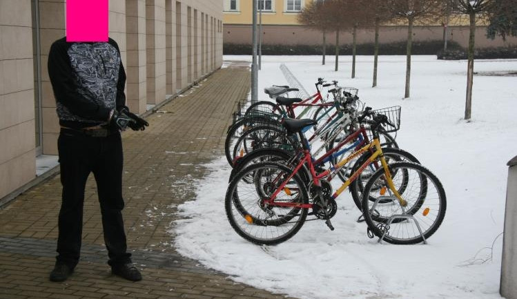Zloděj kol trhal rekordy, okradl i vlastní matku