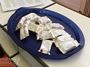 Tato skořicová mýdla balí stroj na veletrhu Embax, foto: Brněnská Drbna, David Zouhar