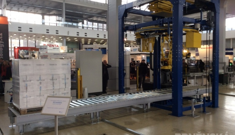 Balicí linka na veletrhu Embax, foto: Brněnská Drbna, David Zouhar