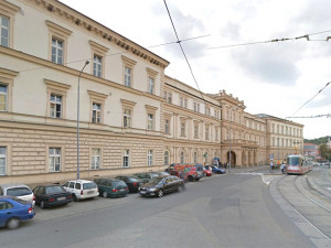 Ministr Němeček řešil dvoumiliardový dluh Nemocnice u sv. Anny