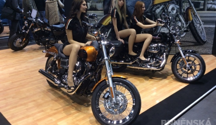 Harley-Davidson představil legendu v novém a nejlehčí touringový model