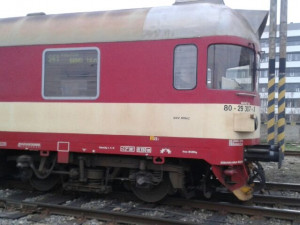 Vykolejený vlak na hlavním nádraží, foto: Drážní inspekce