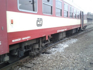 Vykolejený vlak na hlavním nádraží, foto: Drážní inspekce