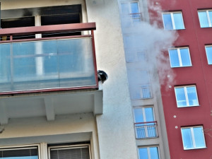Hasiči likvidovali požár v Prušánecké ulici na Vinohradech, foto: hasiči JMK