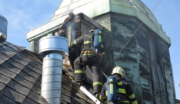Hasiči likvidovali požár hotelu Grandezza, foto: hasiči JMK