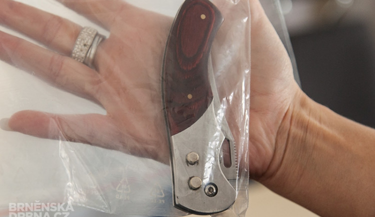 Nůž, kterým pachatel útočil. Foto: Brněnská Drbna, Miroslav Toman