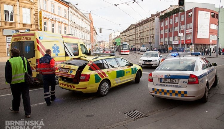 Na místo přijeli záchranáři i brněnští strážníci, foto: Brněnská Drbna, Miroslav Toman