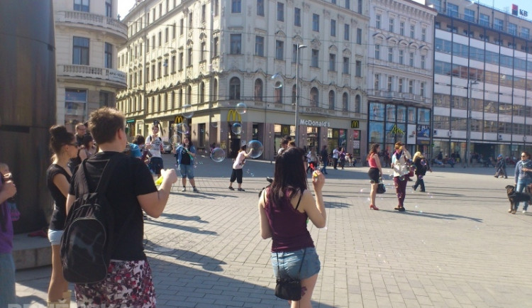 Náměstí Svobody zaplavily bubliny, foto: Brněnská Drbna, David Zouhar